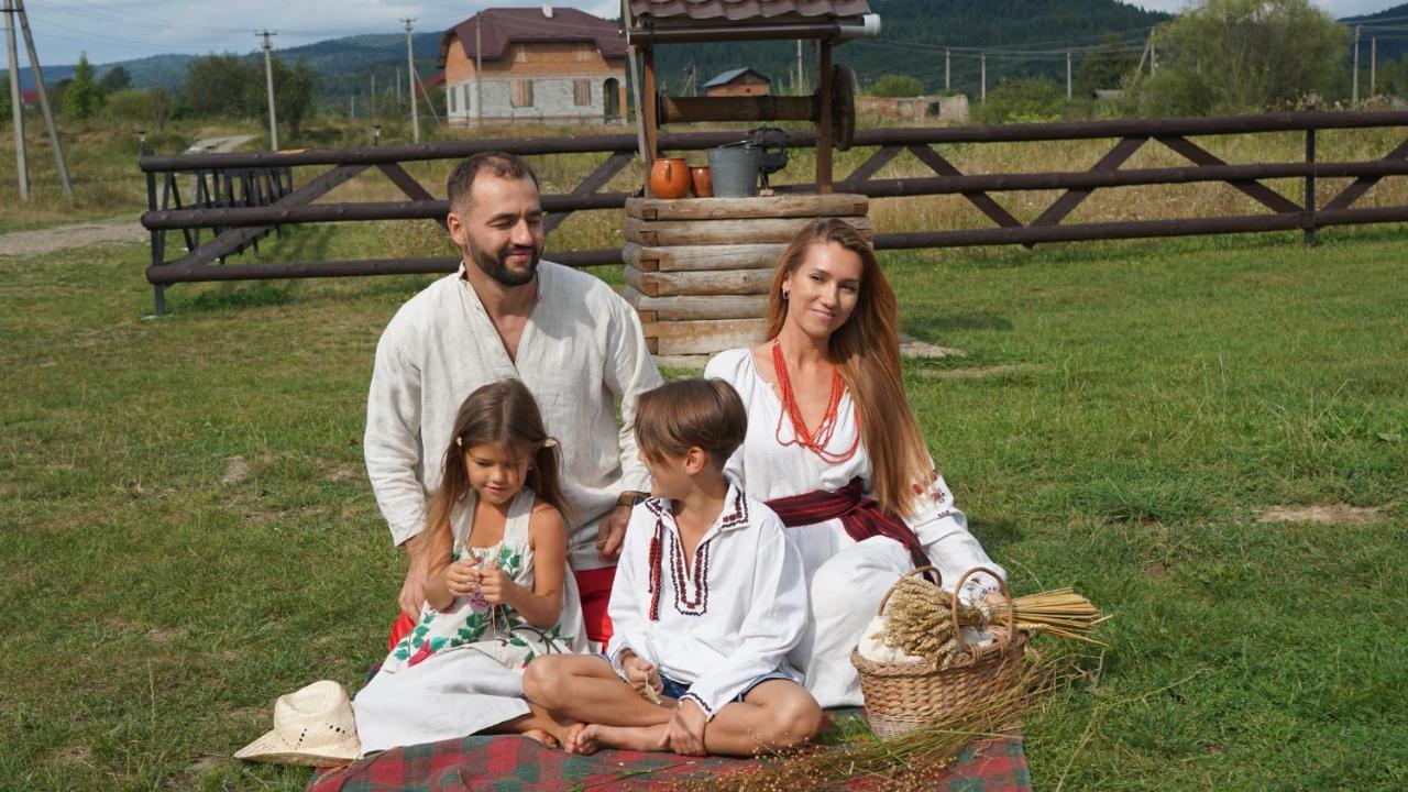 U Dvori Hotel Podgorodtsy Екстериор снимка