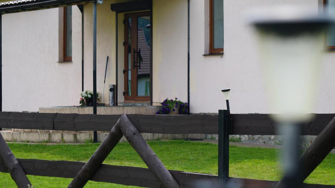 U Dvori Hotel Podgorodtsy Екстериор снимка
